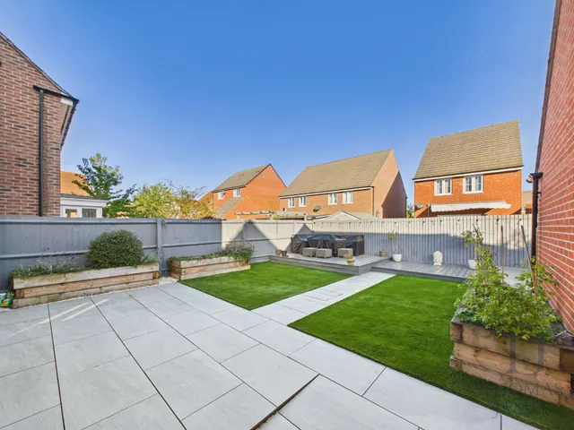 Meadow Crescent, Cotgrave, NG12, photo 2
