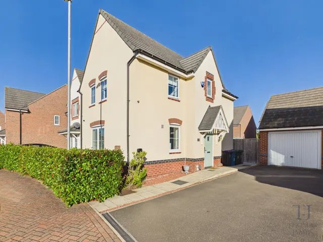 Meadow Crescent, Cotgrave, NG12, photo 1