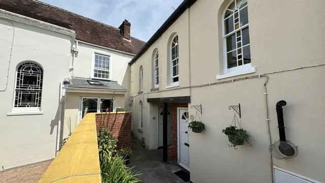 North Row, BA12, photo 2