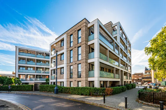 London, NW6, photo 1