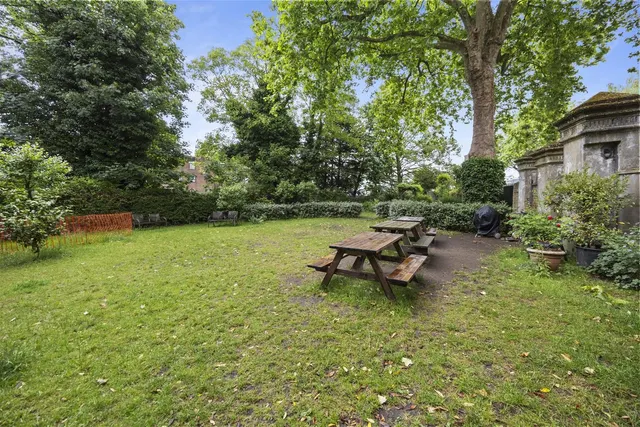 Photo 2 — Gloucester Avenue Primrose Hill, London NW1 7BQ