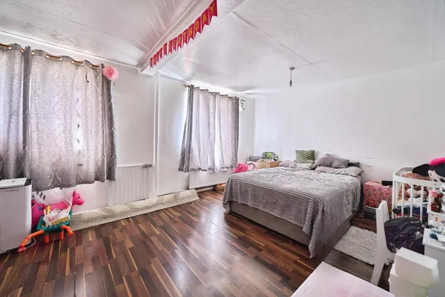 Whiting Avenue, Barking, IG11, photo 3