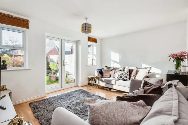 Sandbourne Road, Swindon, Wiltshire, SN25, photo 1