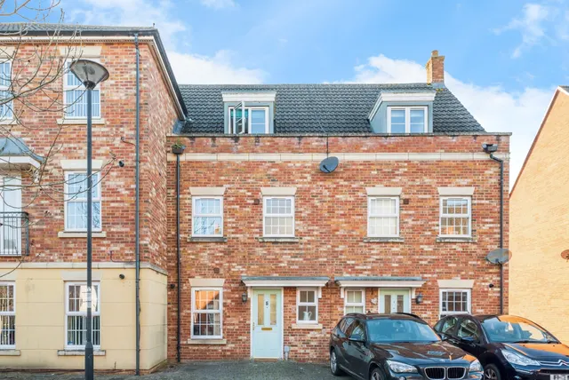 Photo 2 — Sandbourne Road, Swindon, Wiltshire, SN25