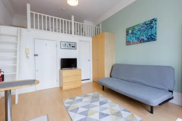 Belgrave Road, Pimlico, SW1V, photo 1