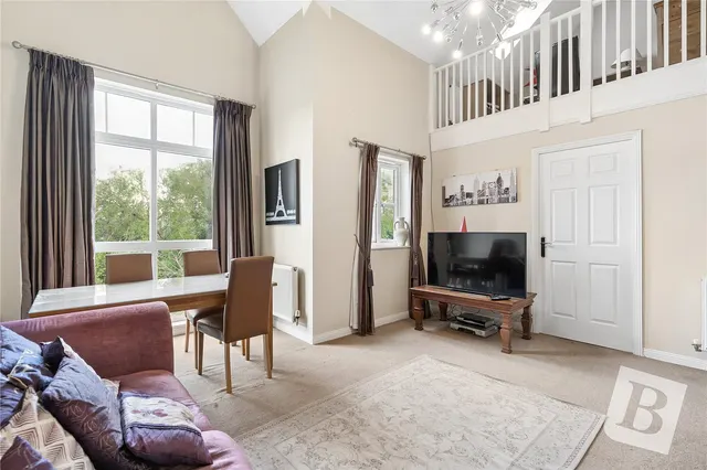 Kidman Close, Gidea Park, Romford, RM2, photo 1