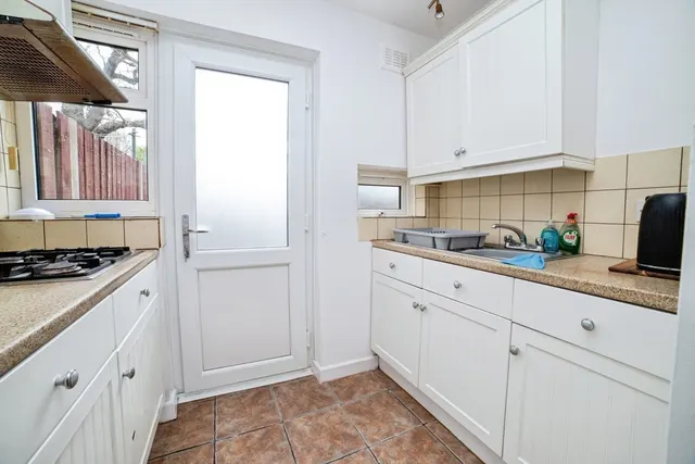 Photo 3 — Third Avenue, Rainworth, Mansfield, Nottinghamshire, NG21