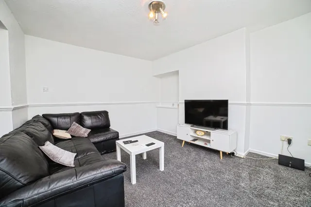 Photo 2 — Third Avenue, Rainworth, Mansfield, Nottinghamshire, NG21