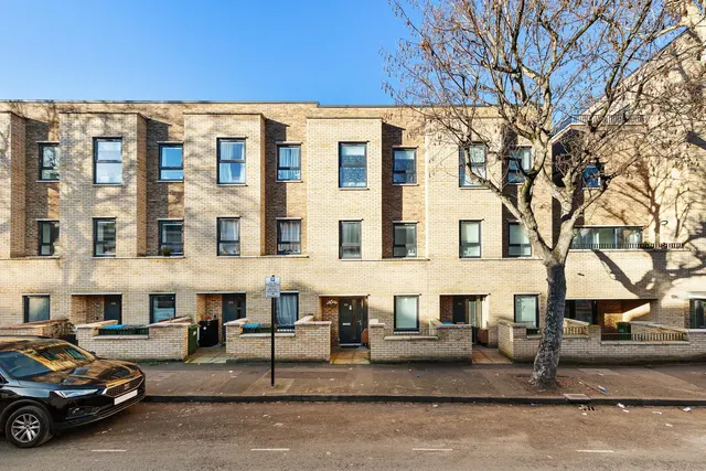Brookhill Road, Woolwich, London, SE18 6UZ, photo 1