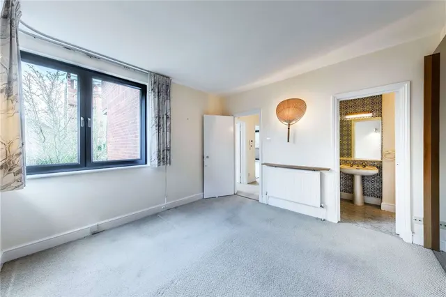 Photo 2 — Manderley, Oakwood Court, London, W14 8LD