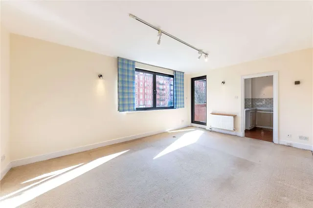 Photo 3 — Manderley, Oakwood Court, London, W14 8LD