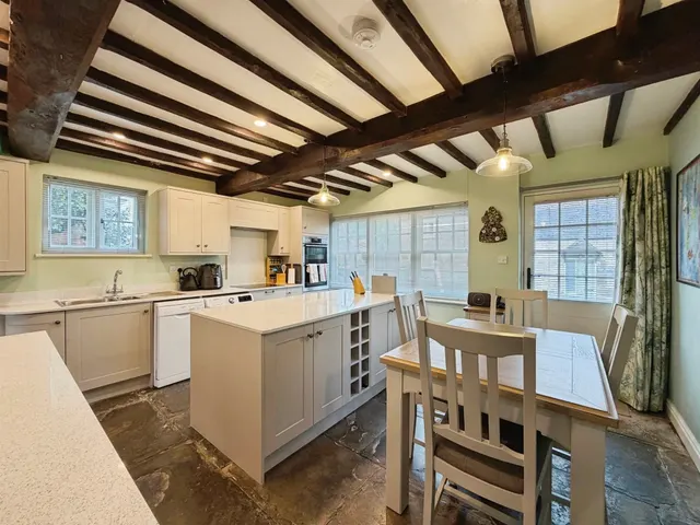 5 bedroom house — Fosse Way, Halford, Shipston-On-Stour