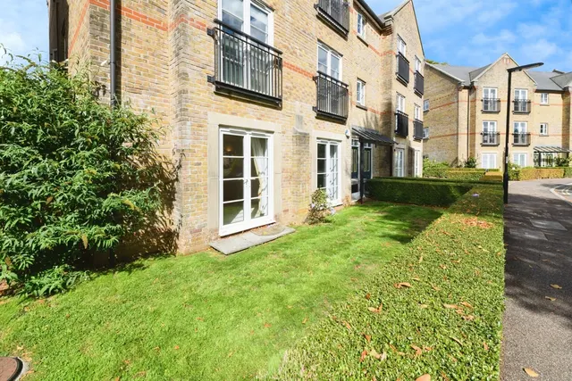 Coldstream Road, Caterham, Surrey, CR3, photo 1