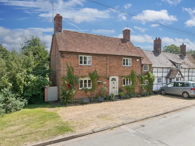 High Street, Long Wittenham, OX14, photo 1