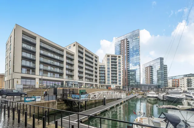 Maritime Walk, Ocean Village, SO14, photo 1