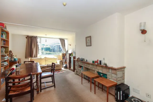 Photo 3 — Poynders Hill, Hemel Hempstead, Hertfordshire, HP2 4PQ