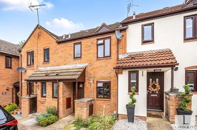Fairlight Drive, Uxbridge, UB8 1XP, photo 1