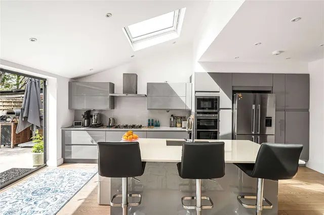 Photo 3 — Acacia Road, London, W3 6HB