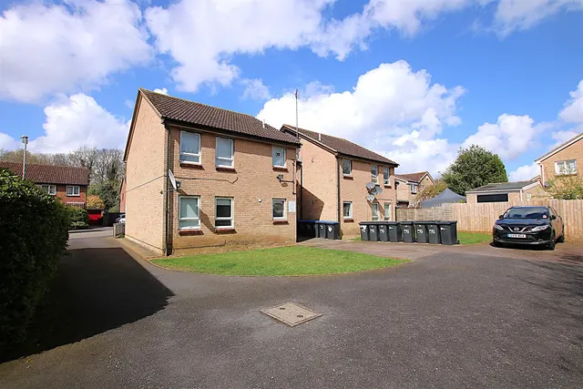 Studio Apartment, Downwood Close, photo 1