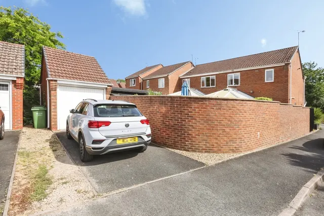 Brecon Avenue, Worcester, WR4, photo 1
