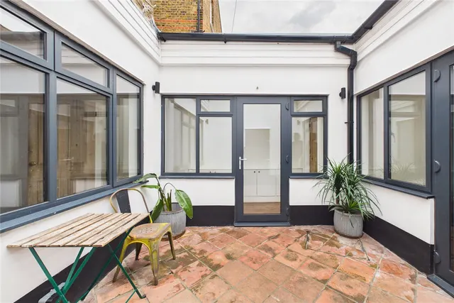 Morrish Road, London, SW2, photo 1