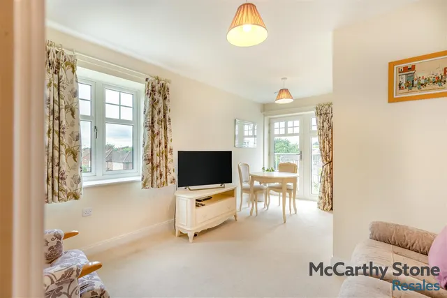 Westfield Road, Wellingborough, NN8, photo 2