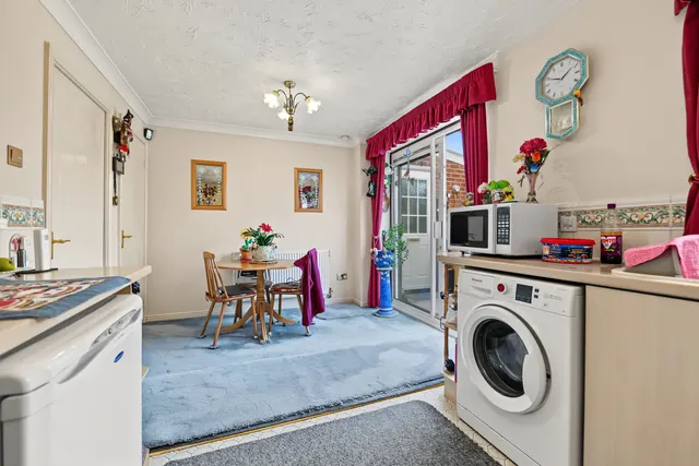 Ashurst Close, Longford, CV6, photo 3