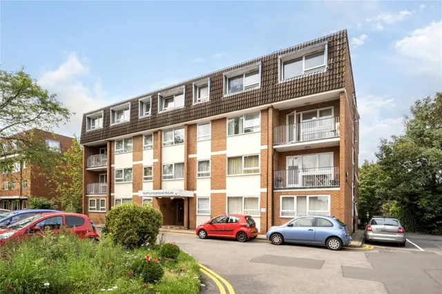 Ballards Lane, Finchley, photo 1