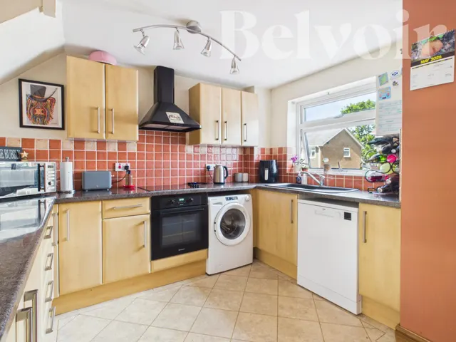 Photo 2 — Grainger Close, Basingstoke, RG22