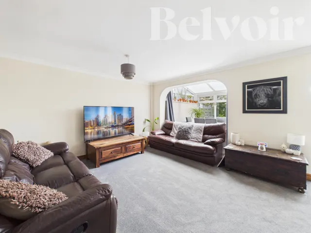 Photo 3 — Grainger Close, Basingstoke, RG22