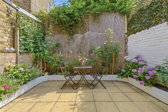Webb's Road, London, SW11, photo 2