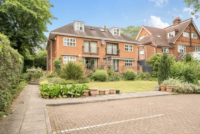 Green Lane, Northwood, HA6, photo 1