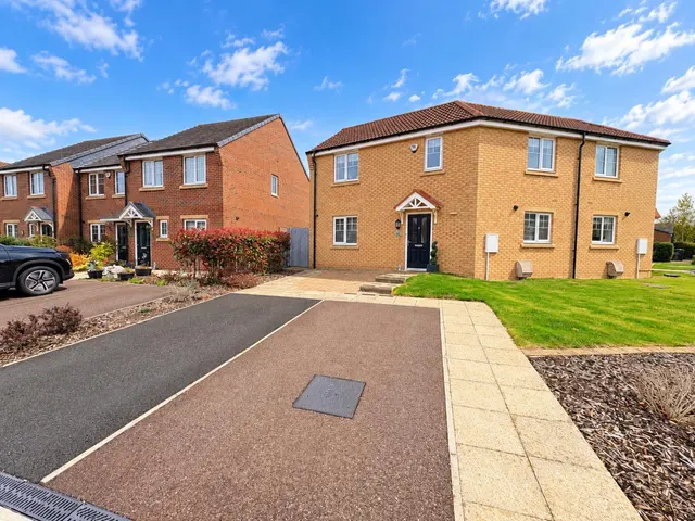 Carlin Close, Bowburn, DH6, photo 1