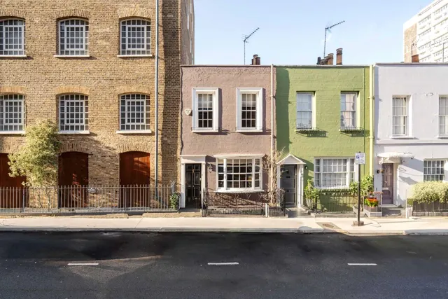 Photo 3 — Uxbridge Street, Kensington, London, W8 7TQ