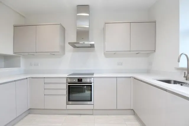 Petersham Road, Richmond, TW10, photo 1