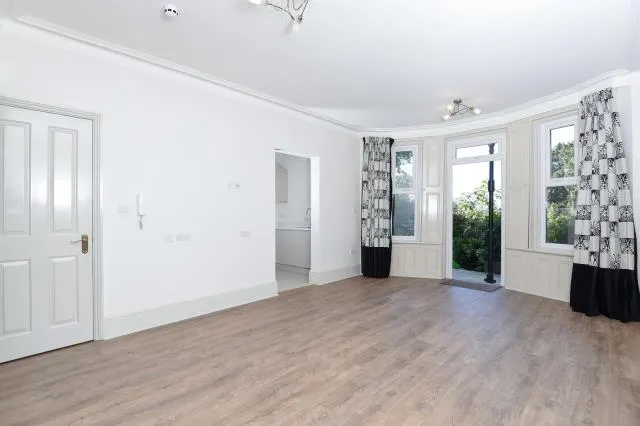 Petersham Road, Richmond, TW10, photo 2