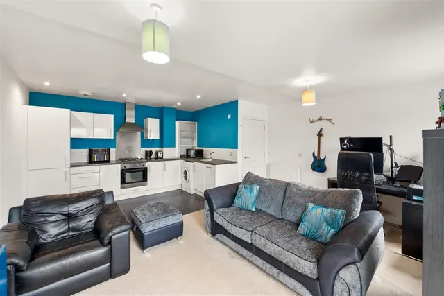 Waterloo Road, Uxbridge, photo 3