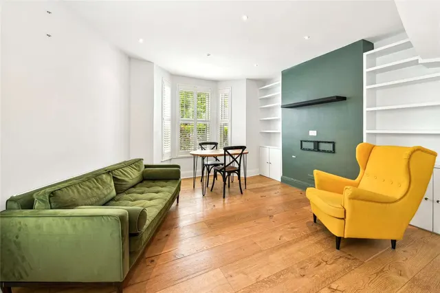 Rowena Crescent, London, SW11, photo 2