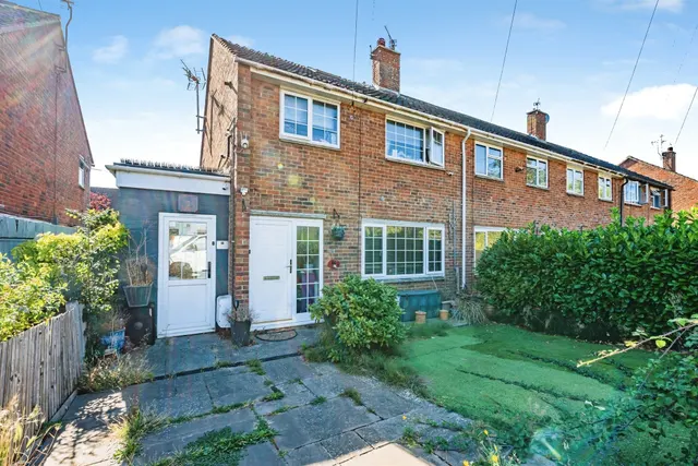 Saxby Close, Eastbourne, photo 1