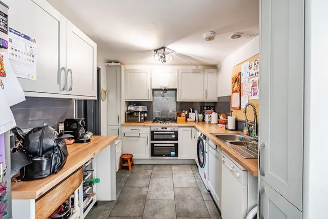 Photo 3 — Saxby Close, Eastbourne