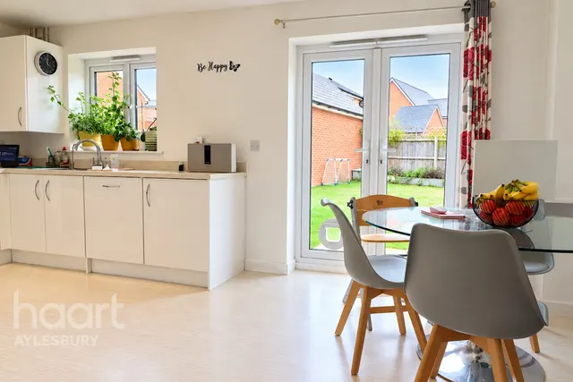 Darcy Close, Aylesbury, HP18, photo 3