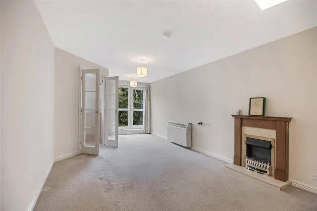 Roxburgh Park, The Village, G74, photo 2