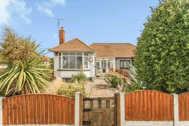 Somerton Avenue, Westcliff-on-Sea, Essex, SS0, photo 1