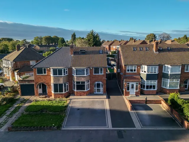 Wheeley Moor Road, Kingshurst, photo 1
