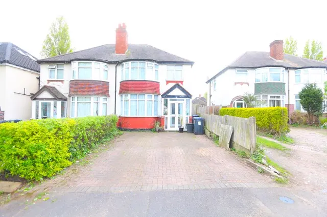 Dewsbury Grove, Perry Barr, B42, photo 1