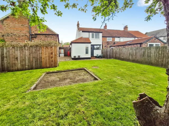 Lynton Cottages, Withernwick, HU11, photo 3