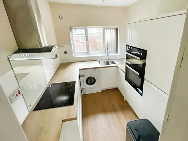 Elmswood Avenue, Rusholme, M14, photo 2