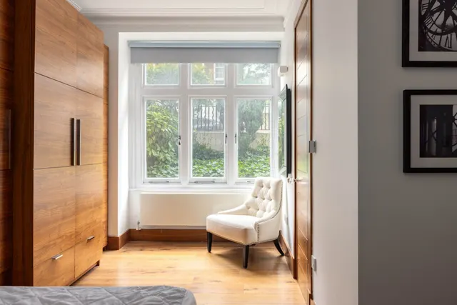 Photo 3 — Drayton Gardens, Chelsea, London, SW10 9QY