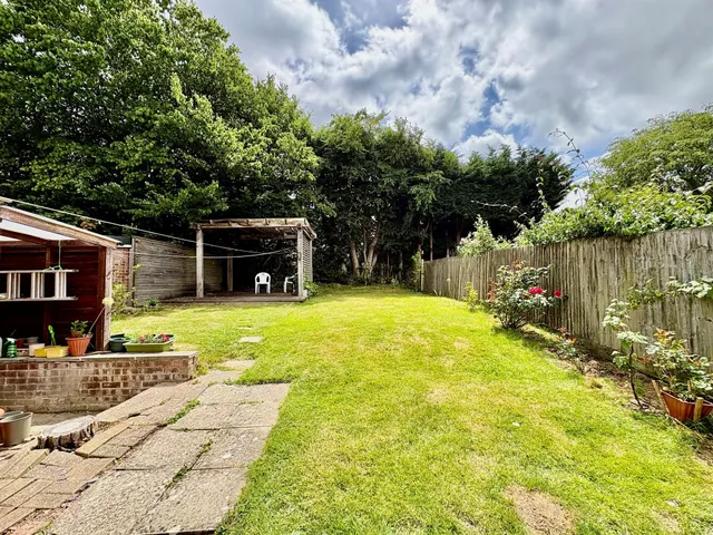 Sandrocks Way, Haywards Heath, photo 1
