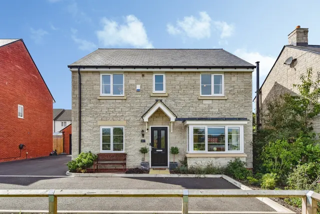 Amazon Way, Westbury, BA13, photo 1